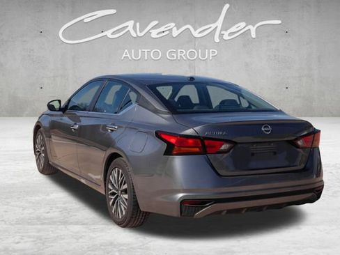 Used 2024 Nissan Altima 2.5 SV image 5