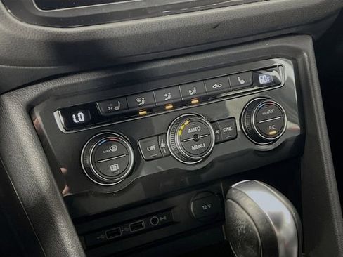 Used 2019 Volkswagen Tiguan SEL Premium R-Line w/ 3rd Row Seat Package AWD/4WD image 20