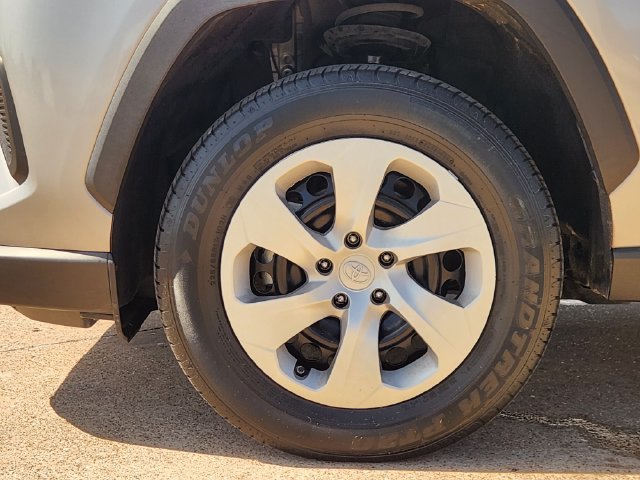 Used 2024 Toyota RAV4 LE FWD image 8