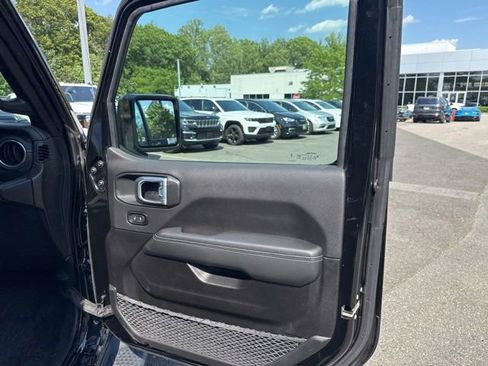 Used 2023 Jeep Wrangler Unlimited Sahara AWD/4WD image 32