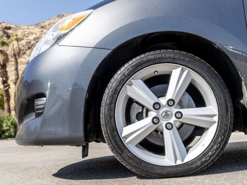 Used 2010 Toyota Matrix S w/ All Weather Guard Pkg FWD image 5
