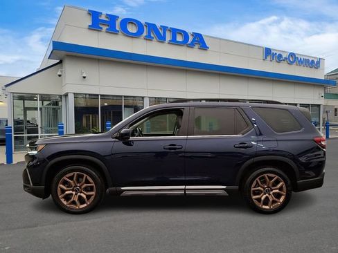 Used 2024 Honda Pilot Touring image 7