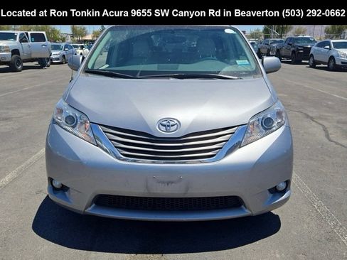 Used 2013 Toyota Sienna XLE FWD image 7
