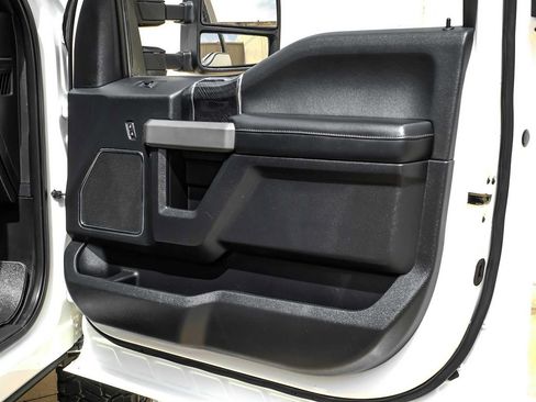 Used 2021 Ford F250 Platinum w/ FX4 Off-Road Package AWD/4WD image 44