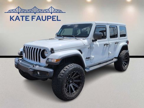 Used 2020 Jeep Wrangler Unlimited Sahara AWD/4WD image 3