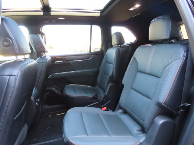 Used 2025 GMC Acadia AT4 AWD/4WD image 22