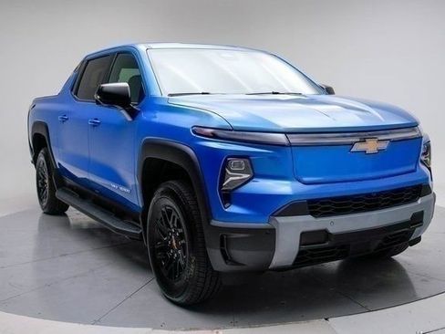 New 2025 Chevrolet Silverado EV LT AWD/4WD image 10