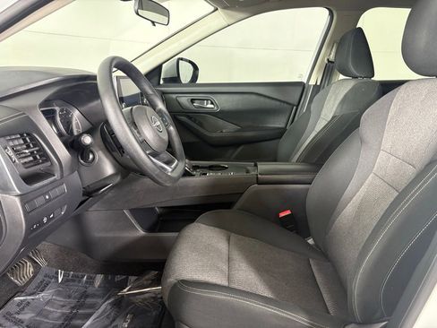 Used 2024 Nissan Rogue SV image 20