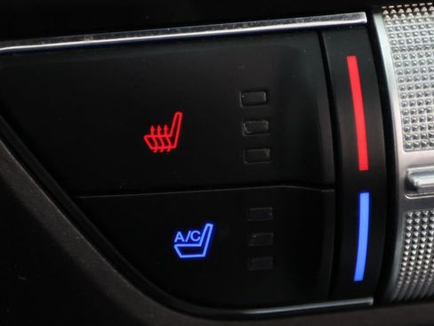 Used 2020 Ford Mustang Premium RWD image 27