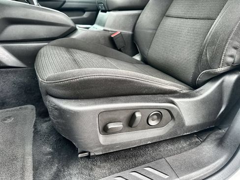 Used 2023 GMC Canyon Elevation w/ Convenience Package AWD/4WD image 12