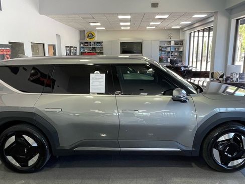Used 2024 Kia EV9 Light Long Range image 5