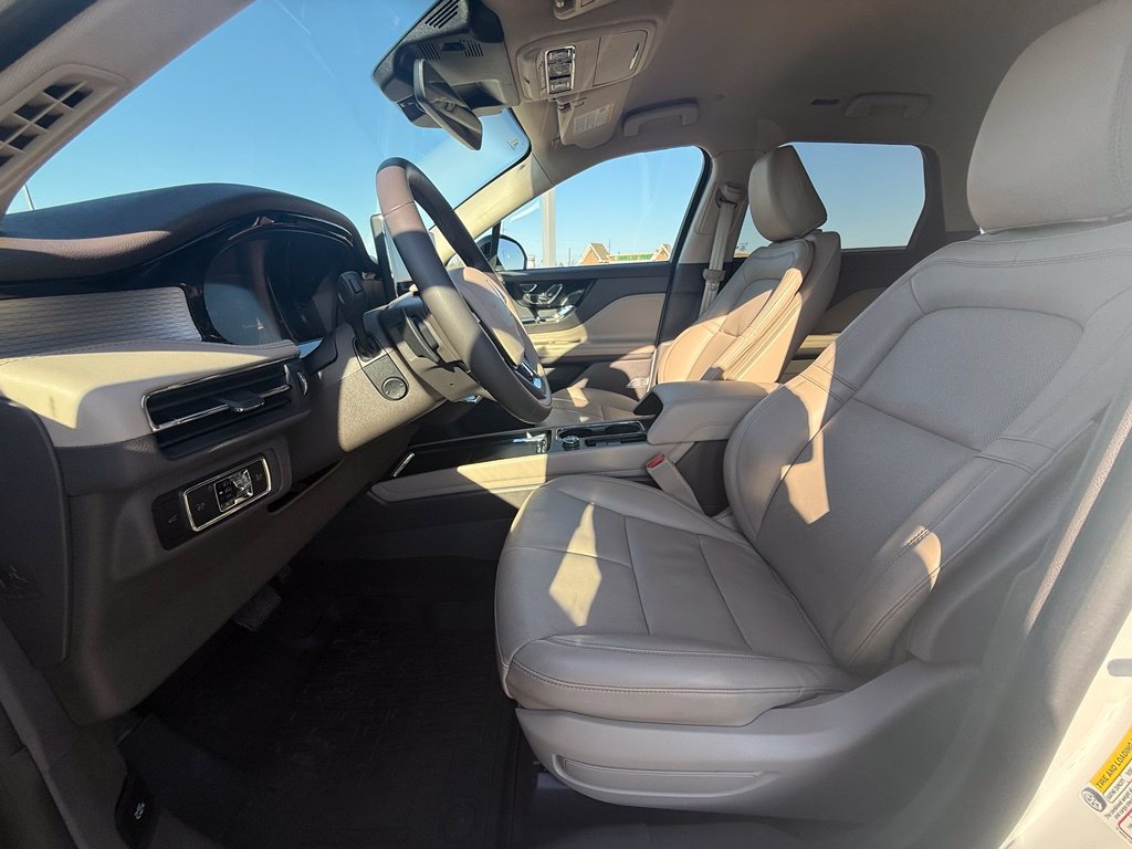 Used 2024 Lincoln Corsair AWD w/ Equipment Group 101A image 30