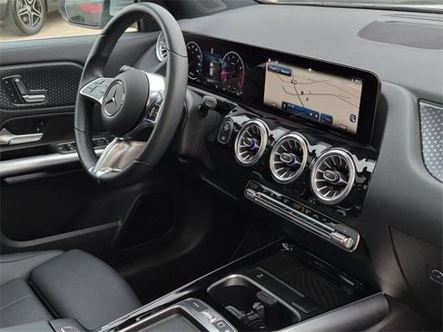 Certified 2025 Mercedes-Benz GLA 250 image 11