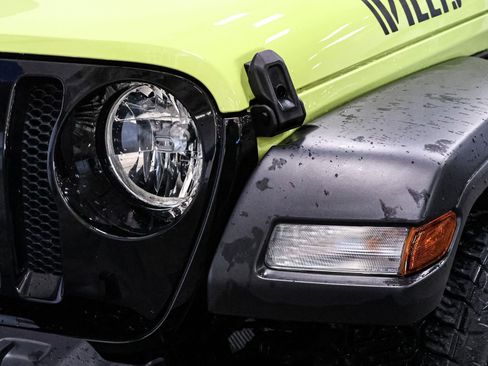 Used 2023 Jeep Wrangler Willys image 3