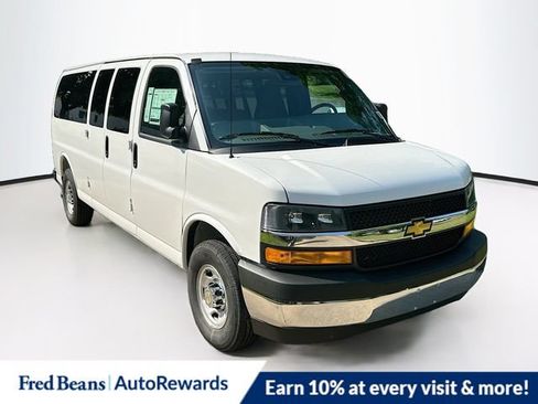 New 2026 Chevrolet Express 3500 LT w/ LT Preferred Equipment Group RWD image 1