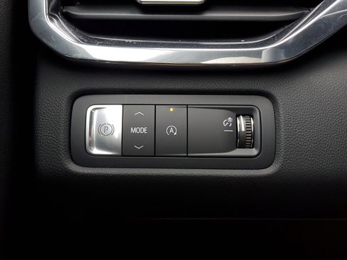 New 2025 GMC Acadia Elevation image 32