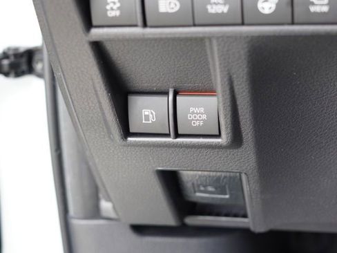 Certified 2025 Toyota Sienna Platinum AWD/4WD image 18