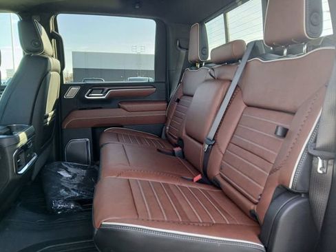 New 2026 GMC Sierra 2500 Denali Ultimate w/ LPO, Black Badging Package image 12