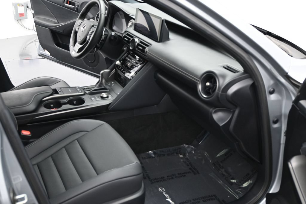 Used 2023 Lexus IS 350 F Sport RWD image 7