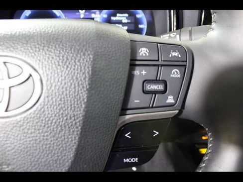 Used 2025 Toyota Camry XLE w/ Premium Plus Package AWD/4WD image 23