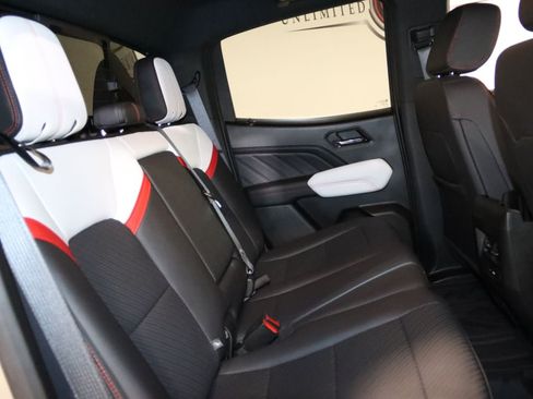 Used 2024 GMC Canyon AT4X w/ AT4X AEV Edition AWD/4WD image 78