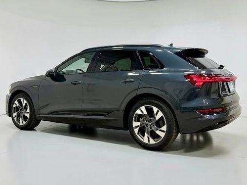 Used 2021 Audi e-tron Premium w/ Convenience Plus Package image 23