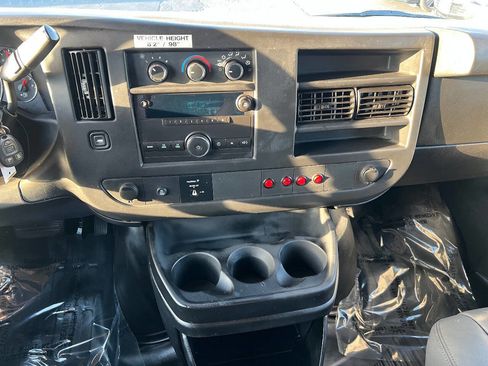 Used 2014 Chevrolet Express 2500 image 36