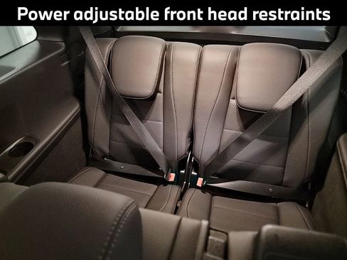 Used 2025 Mercedes-Benz GLS 450 4MATIC image 13