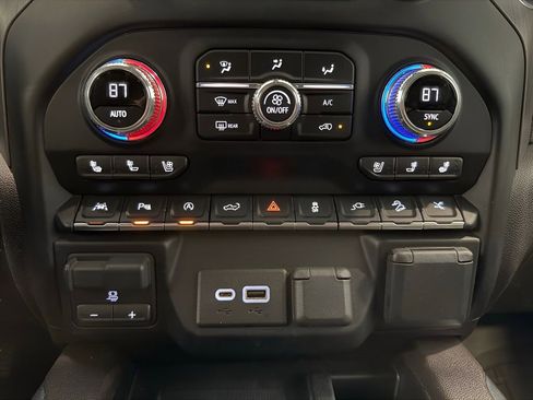 Used 2020 GMC Sierra 1500 Denali w/ Denali Ultimate Package image 30