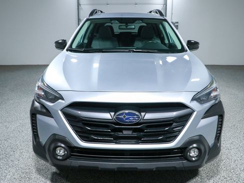 Used 2023 Subaru Outback Premium AWD/4WD image 4