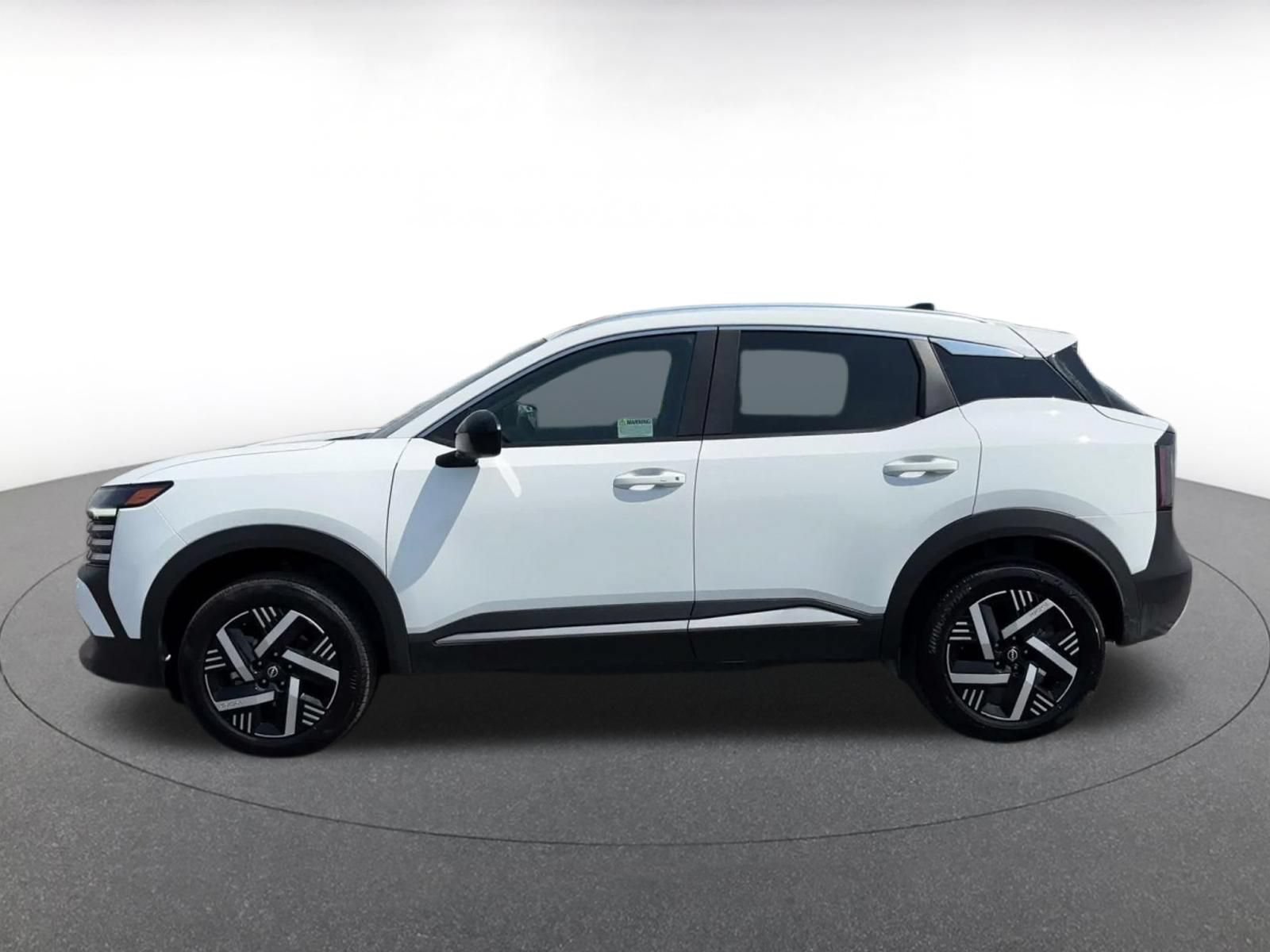 Used 2026 Nissan Kicks SV w/ Cold Weather Package FWD image 8