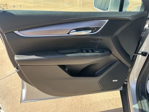 Used 2019 Cadillac XT5 Premium Luxury FWD image 13
