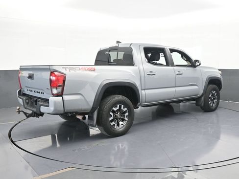 Used 2019 Toyota Tacoma TRD Off-Road image 6