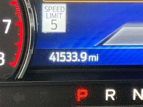 Used 2022 Ford Explorer Limited image 12