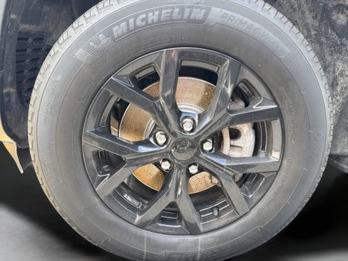 Used 2025 Jeep Grand Cherokee L Laredo AWD/4WD image 33