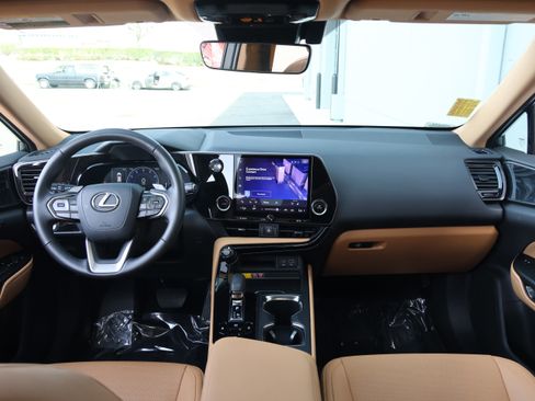 Certified 2025 Lexus NX 250 FWD w/ Towing Package (2000 Lbs) image 17