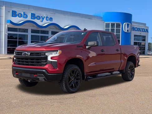 Used 2023 Chevrolet Silverado 1500 LT Trail Boss w/ Protection Package image 8