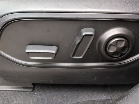 Used 2023 Jeep Grand Cherokee L Laredo image 17