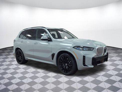 Used 2026 BMW X5 xDrive40i w/ M Sport Package image 7