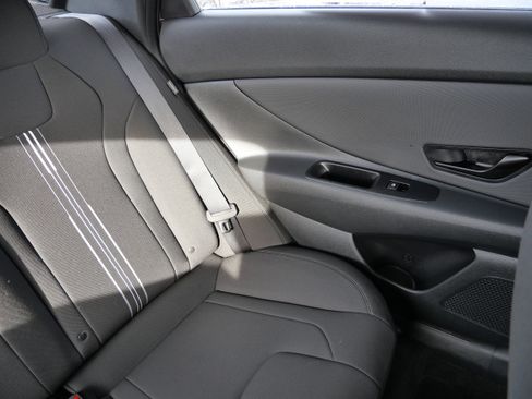 Certified 2025 Hyundai Elantra Sport image 14