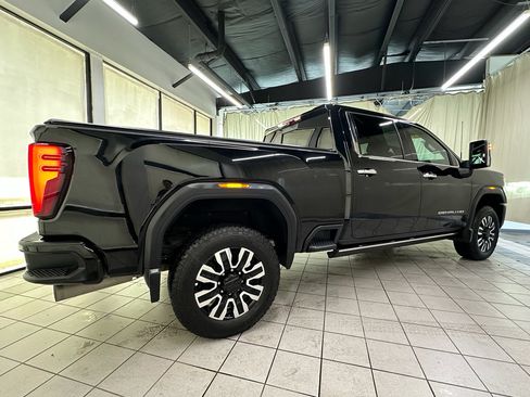Certified 2025 GMC Sierra 2500 Denali Ultimate AWD/4WD image 3