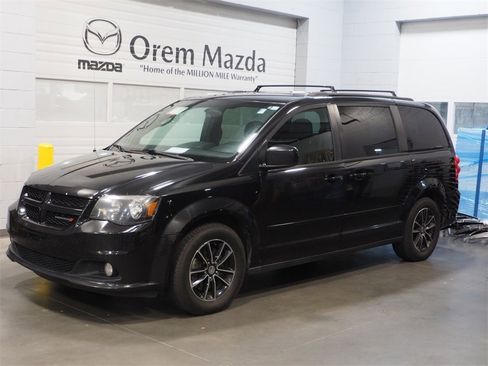 Used 2017 Dodge Grand Caravan GT image 1