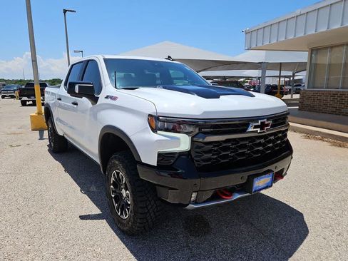 Used 2026 Chevrolet Silverado 1500 ZR2 AWD/4WD image 2