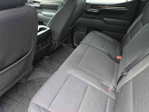 Used 2022 Chevrolet Silverado 1500 LT w/ Z71 Off-Road Package image 13