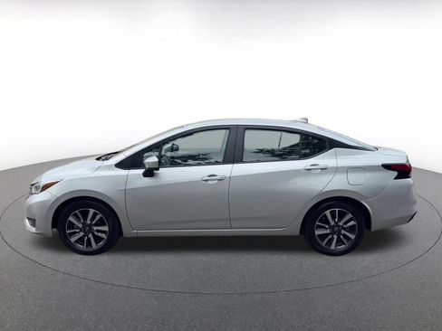 Used 2025 Nissan Versa SV FWD image 9