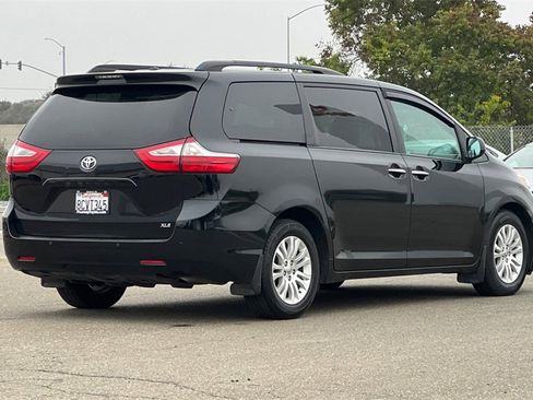 Certified 2017 Toyota Sienna XLE w/ XLE Navigation Package image 5
