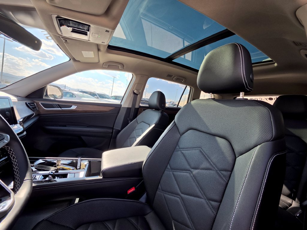 Certified 2026 Volkswagen Atlas SE FWD image 15