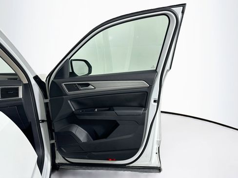 Used 2019 Volkswagen Atlas SE image 32