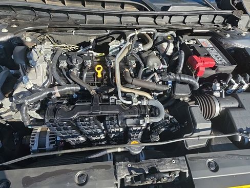 Used 2024 Nissan Altima 2.5 SV image 11