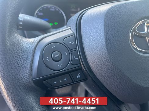 Used 2020 Toyota RAV4 LE w/ All Weather Liner Package AWD/4WD image 10
